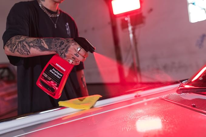 Mothers California Gold Instant Detailer, 24 oz. (08224) | Removes Smudges, Dust & Fingerprints, Boosts Gloss & Slickness, Lubrication for Clay Bars, Quick Touch-ups & Maintenance