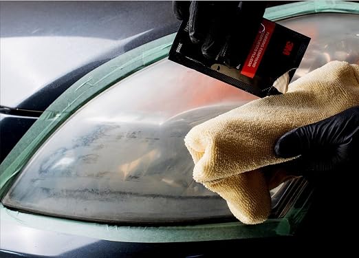 3M Quick Headlight Renewal, Helps Remove Light Haziness & Yellowing in Minutes, Hand Application, 39186, 1 Sachet