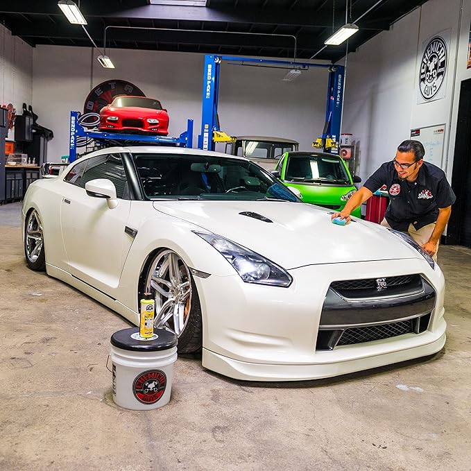Chemical Guys, Butter Wet Wax, Deep Wet Shine Liquid Car Wax, Banana, 4 oz | Spreadable liquid wax adds a deep wet gloss on any paint color, wipes on and off easily, sweet banana scent